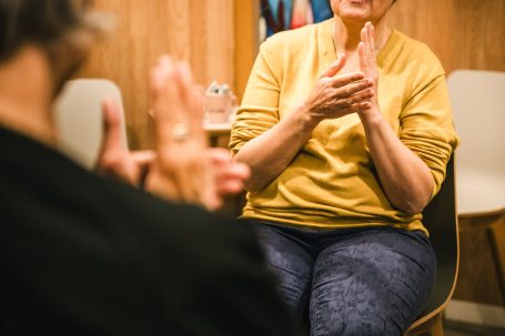 Personne accompagnée lors d'une séance d'EFT